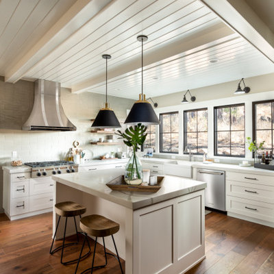 Kitchen - cottage kitchen idea in Other