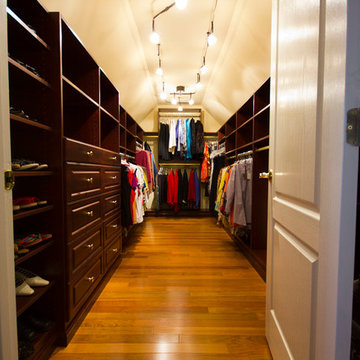 Custom Walk-In Closet in Shiraz