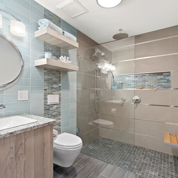 Contemporary Beach Themed Bathroom