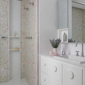 Bathroom by Roberta Devisate