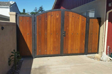 Example of an urban exterior home design in San Diego