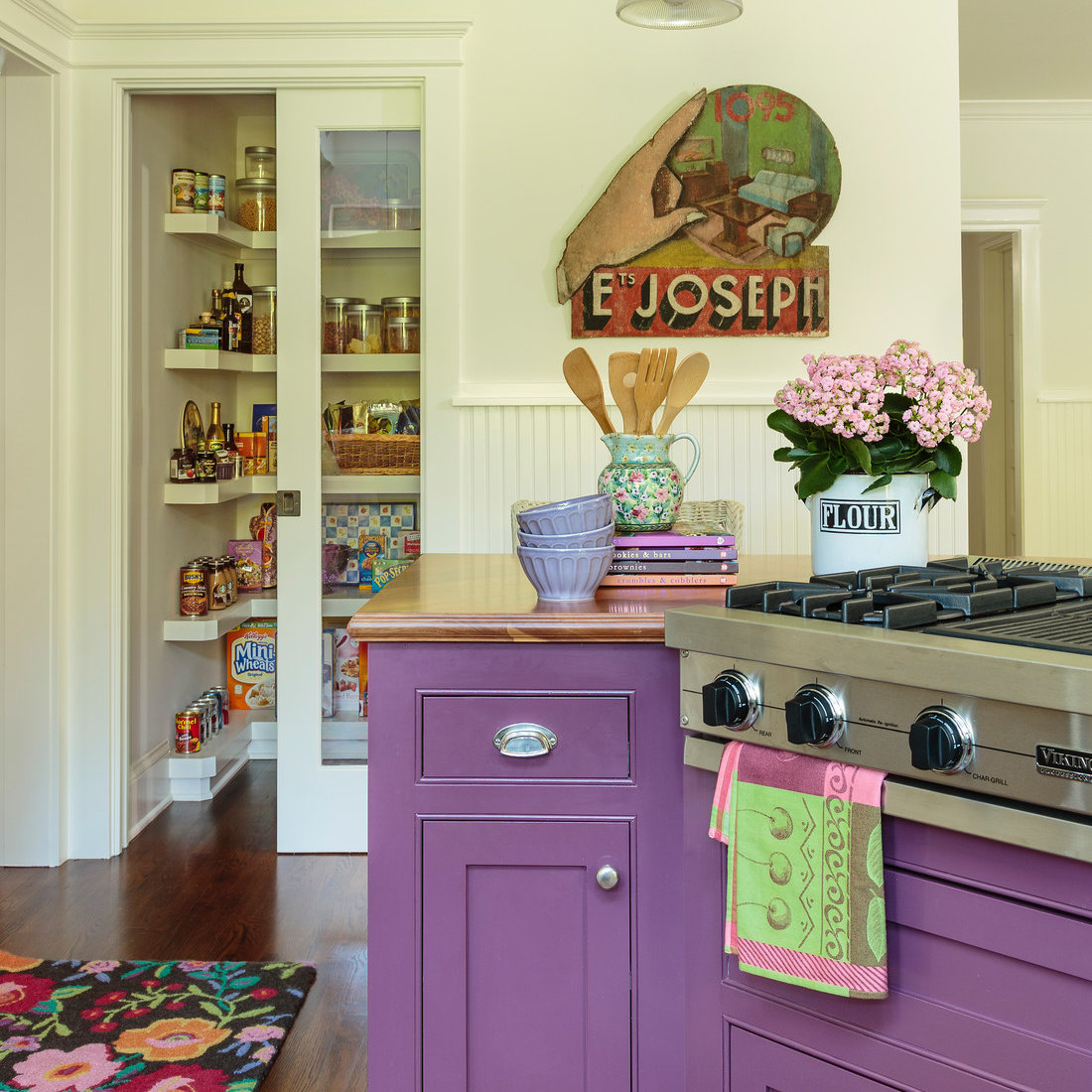Shabby-chic Style Kitchen