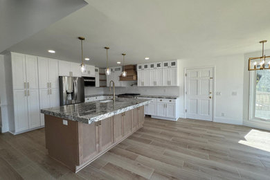 Example of a kitchen design in Atlanta
