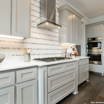 Spacious Island Kitchen