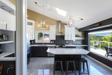 Inspiration for a modern kitchen remodel in Vancouver