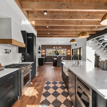 Summit Stunner: Seamless Storage and Style