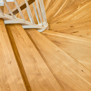 Continuous Stair - Red and White Wormy Oak
