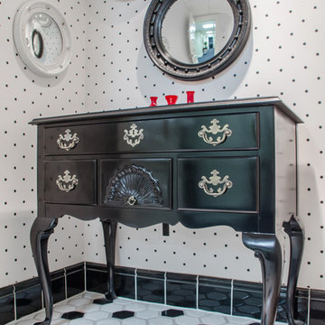 Black and White Guest Bath