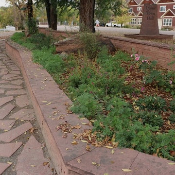 Town of Lyons Plaza Garden...