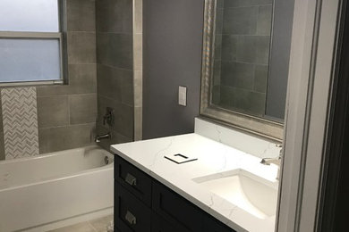Bathroom - modern bathroom idea in Miami