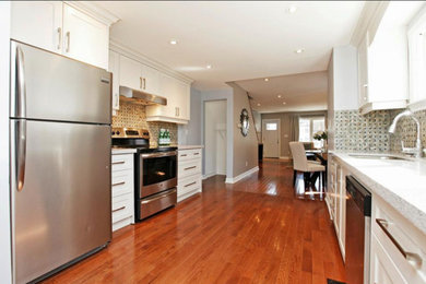 Kitchen photo in Toronto