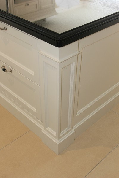 Deluxe Handcrafted & Hand-painted In-Frame kitchen,
