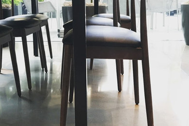 Inspiration for a modern dining room remodel in Chicago