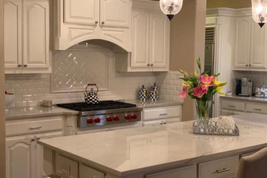 Example of a kitchen design in Dallas
