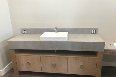 Transitional bathroom photo in Dallas
