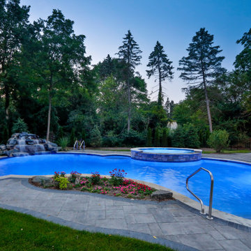 Naperville, IL Freeform Swimming Pool with Raised Hot Tub