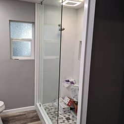 Barclay, Orange County - Shower Doors