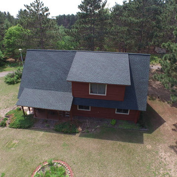 GAF Timberline HD Shingles, "Hunter Green" on "Red" Log House