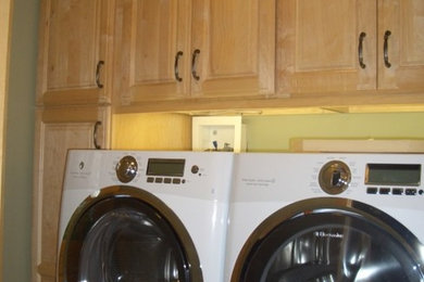 Mountain style laundry room photo in Denver