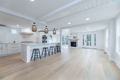 Beach style living room photo in Bridgeport