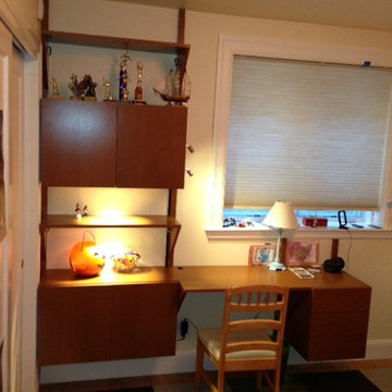Moderini Wall System home office in Cherry.
