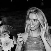Sarah Savage's photo