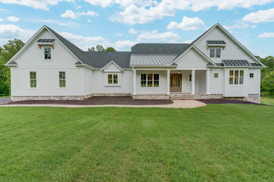 Transitional exterior home idea in Richmond