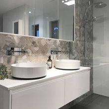 Ravenwood Hall Bath