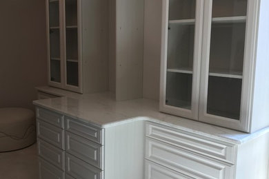 Example of a transitional closet design in Chicago