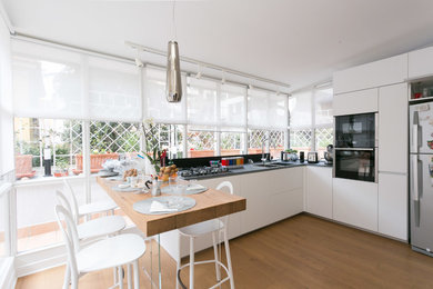 Immagine di una cucina minimal