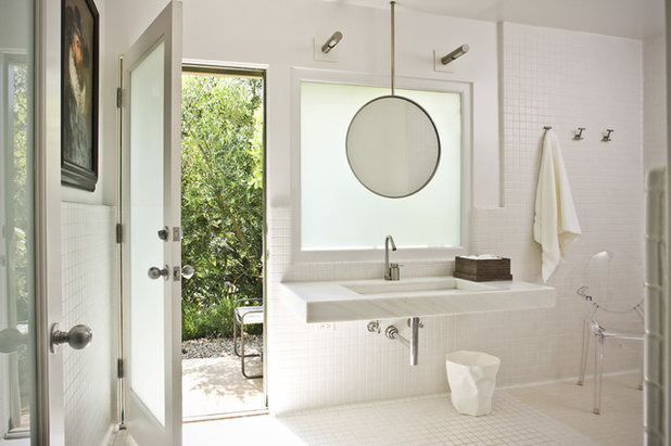 Современный Ванная комната by HoneeDo This'n That, Inc/Southwest Tile & Marble