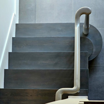 Project #112 | Traditional Staircase with Continuous Rail System