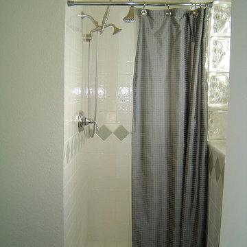 Satellite studio kitchen/bath