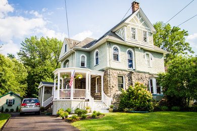 Example of a classic exterior home design in Philadelphia
