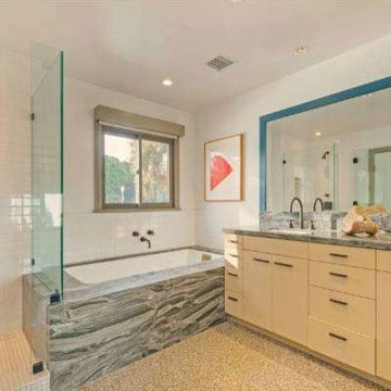 Contemporary Hancock Park En-Suite Bathroom Remodel