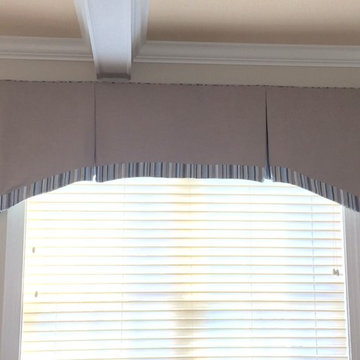 Curved box pleated valnce