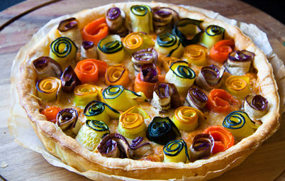 Рецепт: Овощной пирог с цветами из баклажанов и кабачков