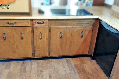 Small trendy kitchen pantry photo in Boston