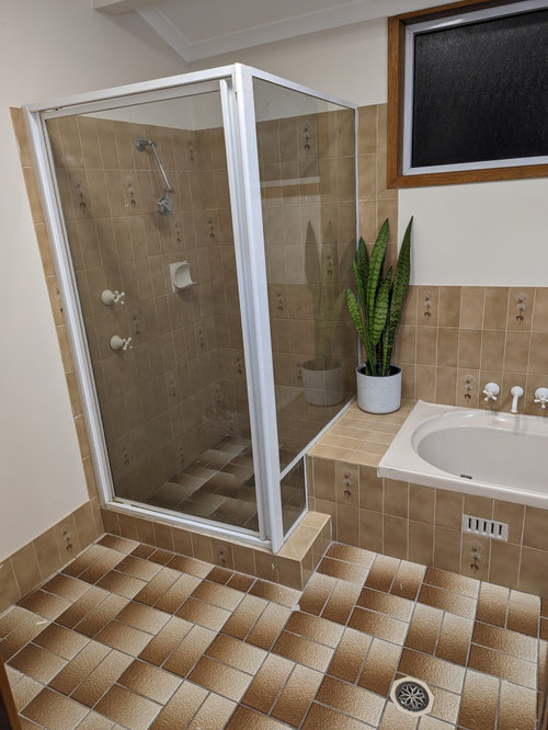 Update 80s brown bathroom