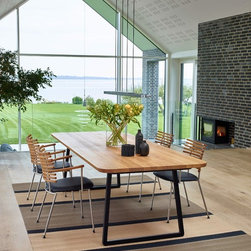 Twist Table | DANISH DESIGN - Dining Tables