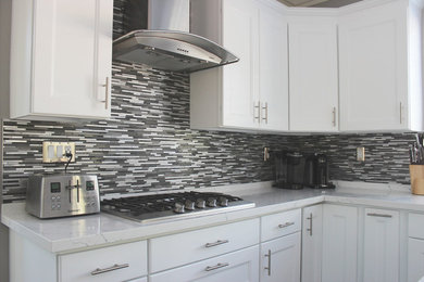 This is an example of a kitchen in Los Angeles.
