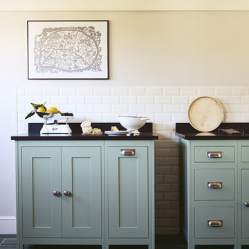 Moderne Freestanding Kitchen