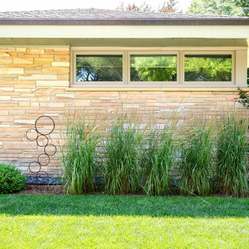 Mid century Front Landscape - Wauwatosa