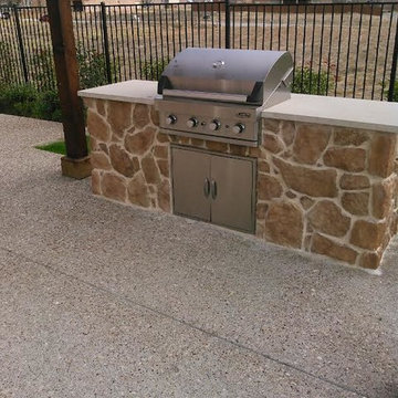 OUTDOOR LIVING
