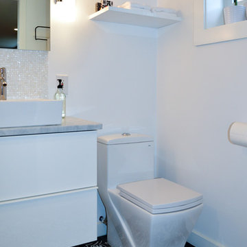 Shoreline Basement Unit- Bathroom