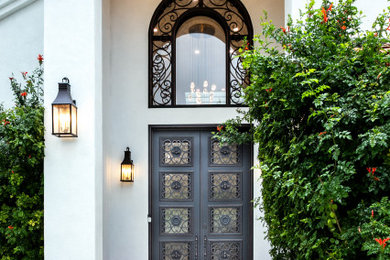 Entryway - mediterranean entryway idea in Los Angeles