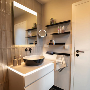 Kleines Badezimmer zum Wohlfühlen