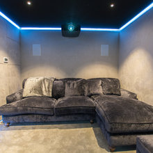 Compact Size Home Cinema Room Modern Heimkino London