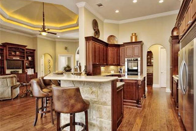 This is an example of an arts and crafts kitchen in Austin.