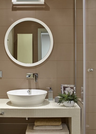Современный Ванная комната by StudioMR